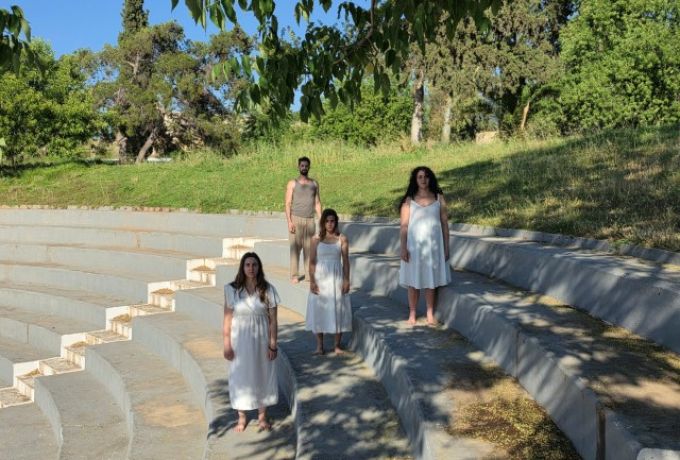 Θεατρική παράσταση «Τρεις Γυναίκες, Άπειρες Μαρτυρίες (Και Μη)» σε Λουτράκι και Χιλιομόδι – Ημερομηνίες &amp; πληροφορίες